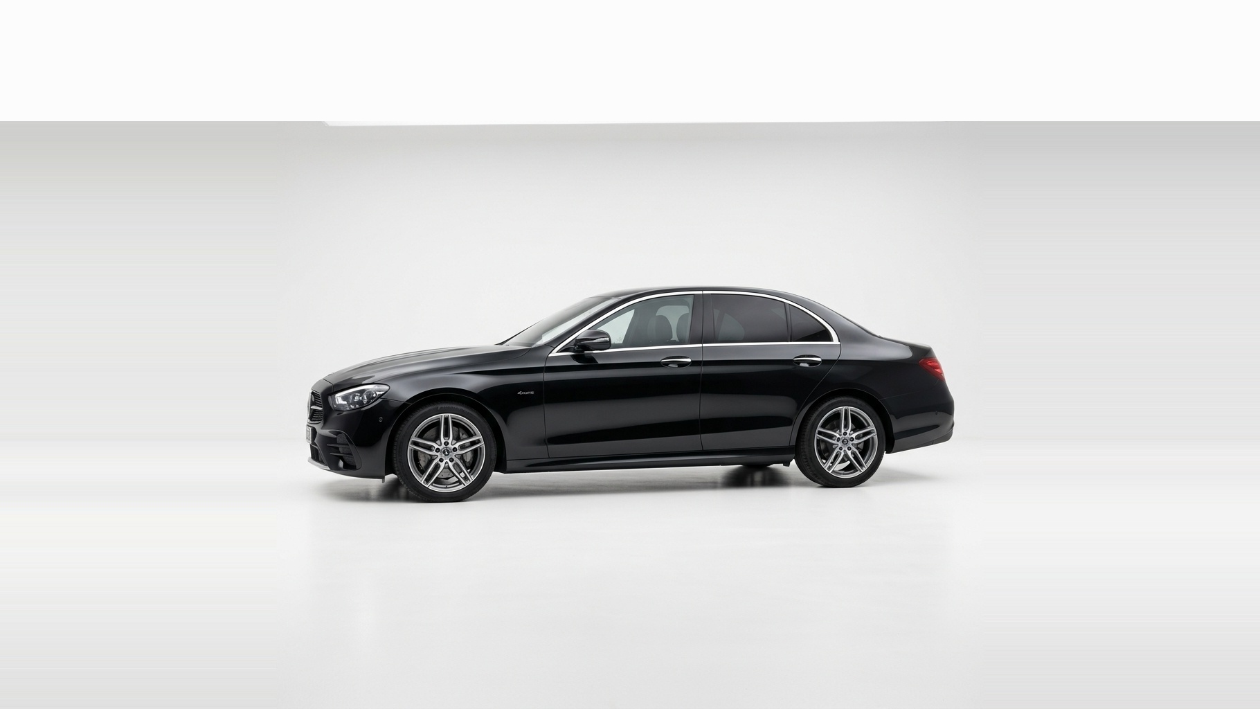 Mercedes-Benz S-Class Luxury - View 1